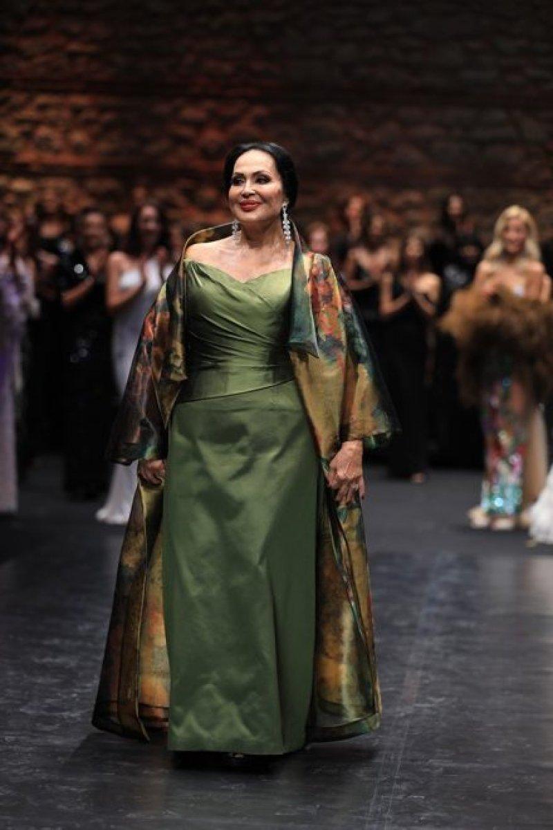 Yıldırım Mayruk'un geniş katılımlı jübile defilesi