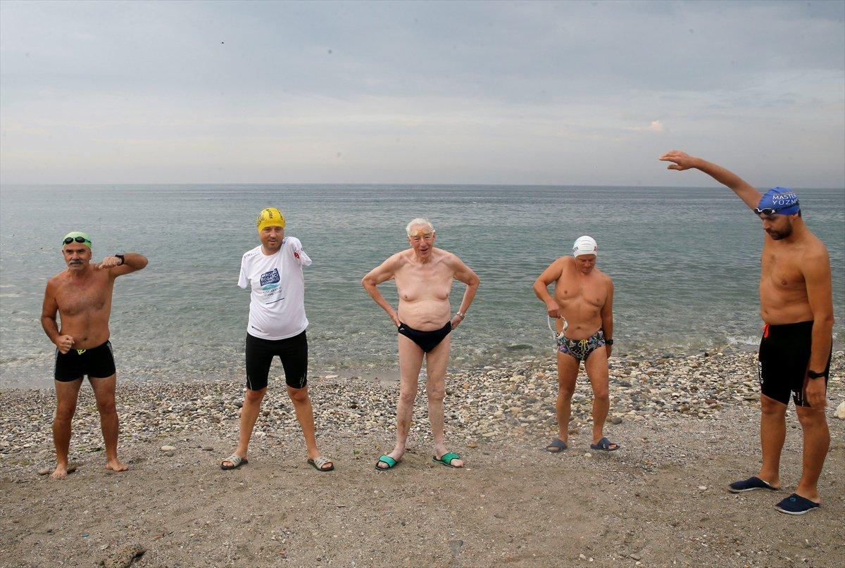 Michael Read İstanbul'da kulaç attı