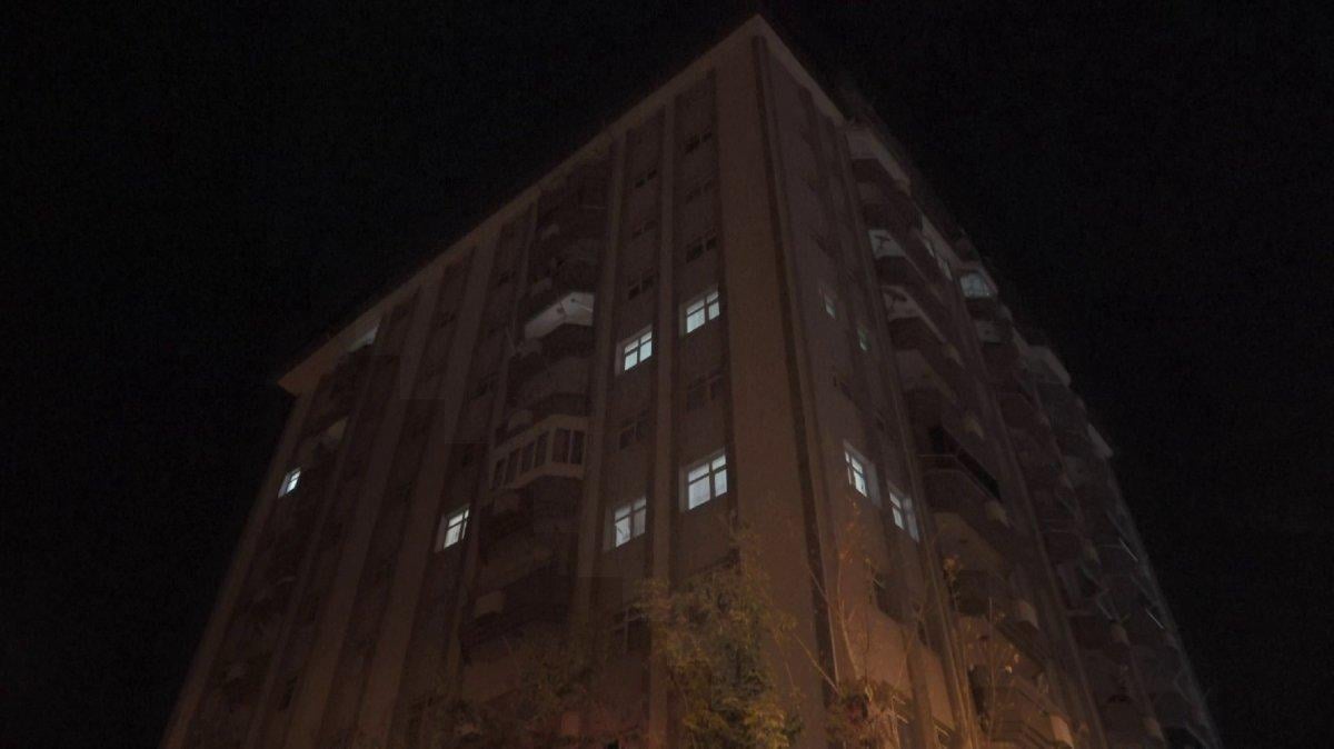 Sivas'ta bir genç kız onuncu kattan aşağı düştü