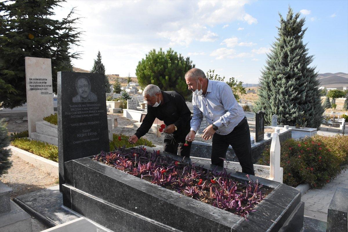 Neşet Ertaş, vefatının 8. yılında anılıyor