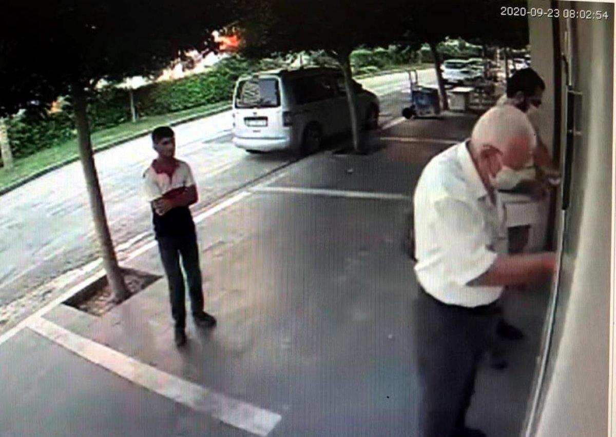 Adana’da emeklinin bankamatikten parasını çaldı