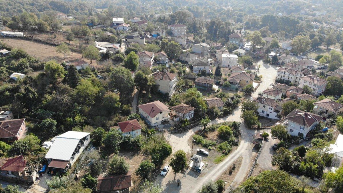 İstanbul'a 50 kilometre uzaktaki köyde kendilerini izole ettiler