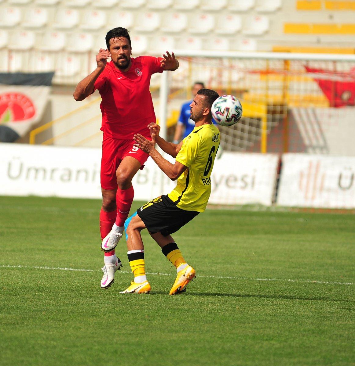 İstanbulspor 3 puanı 3 golle aldı