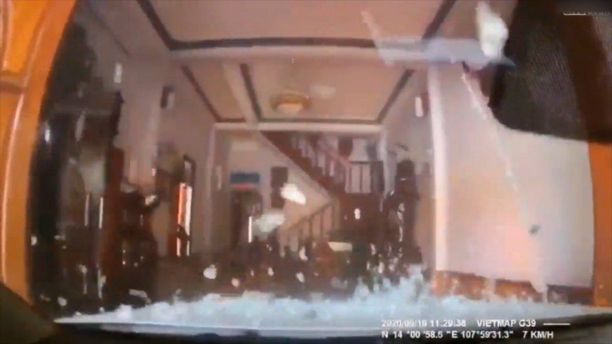 Vietnam'da fren yerine gaza basan kadın sürücü, girdiği evdeki adamı ezdi