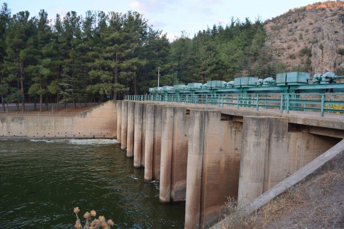 Balıkesir'de ayağı kayıp suya düşen kadın boğuldu