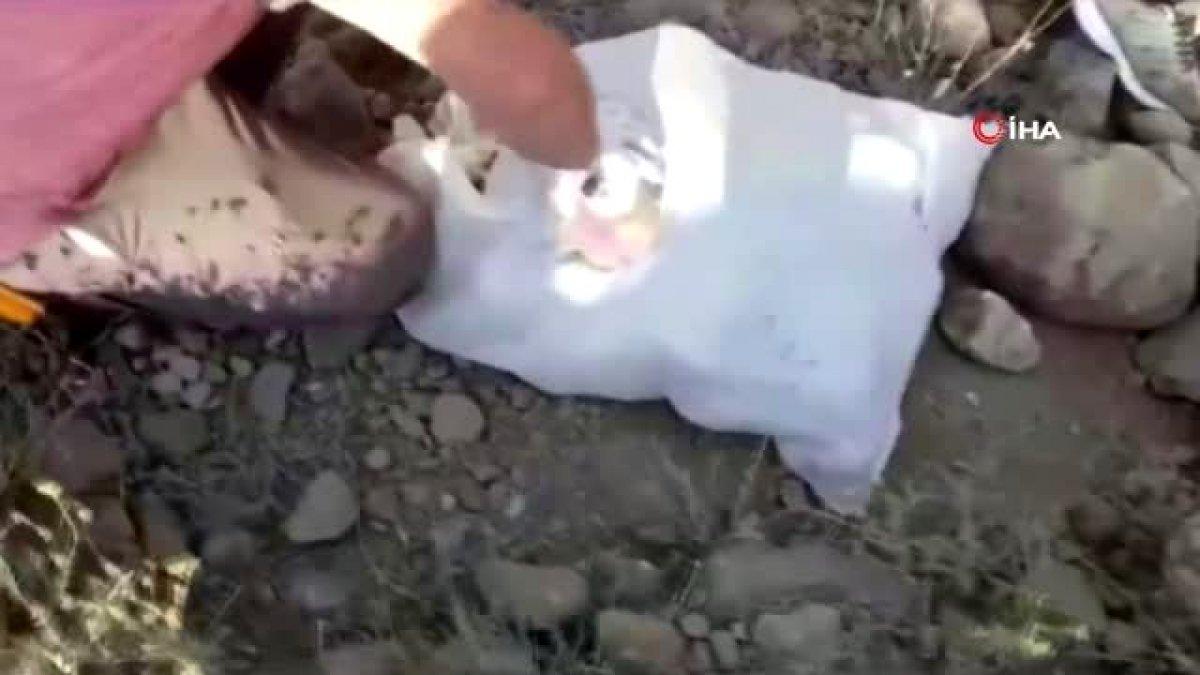 Van'da taşların altına 71 kilo eroin gizlendi