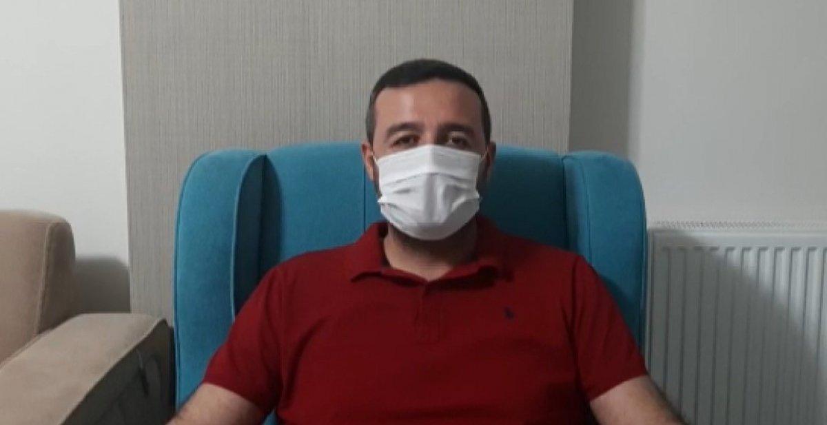 Hatay'da ailece koronavirüse yakalanan okul müdürüne, müzikle moral verdiler