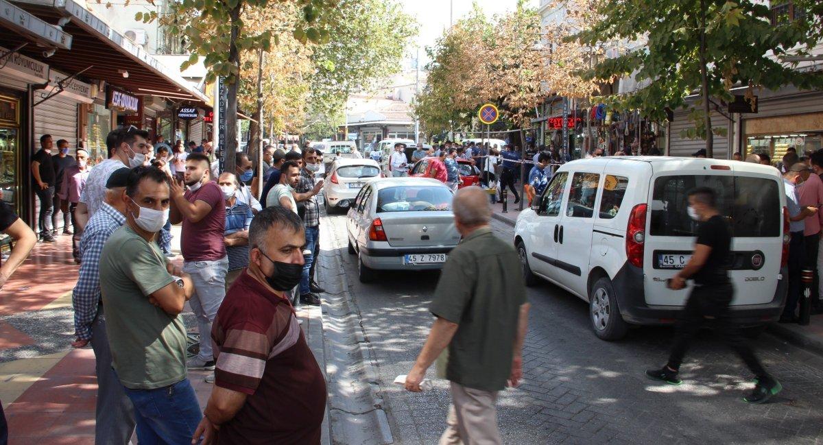 Manisa'da vatandaşı 10 milyon TL dolandıran 2 kuyumcu tutuklandı