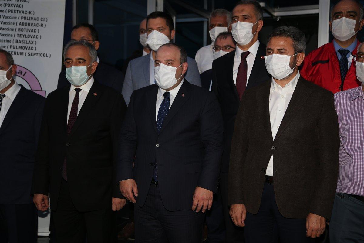 Sanayi ve Teknoloji Bakanı Mustafa Varank: İki aşıda hayvan deneyi aşaması bitti