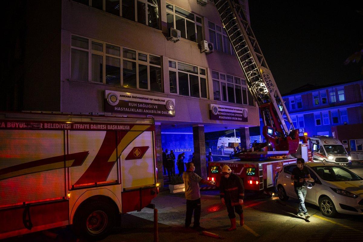 Ankara'da psikiyatri bölümünde yatan hasta odasını ateşe verdi