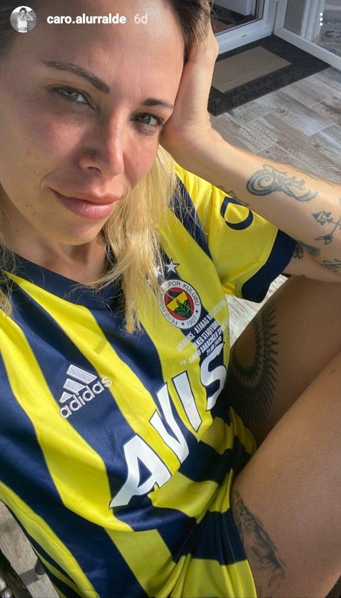 Sosa'nın eşi Carolina Alurralde'den derbi pozu