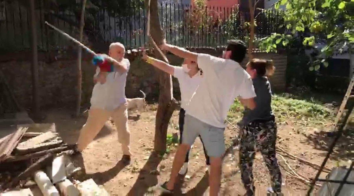 Beykoz'da komşularına sopayla saldıran yaşlı adam