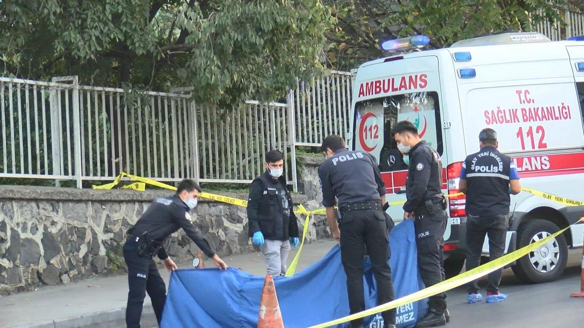 Zeytinburnu'nda bir kişi iş arkadaşı tarafından sokak ortasında öldürüldü