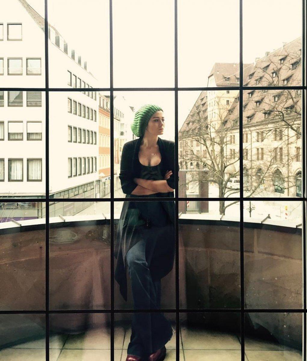 Başörtülüleri taciz eden Deniz Çakır, Kim Kardashian'ı eleştiren Ece Üner'e 'avam' dedi! Deniz Çakır kimdir?