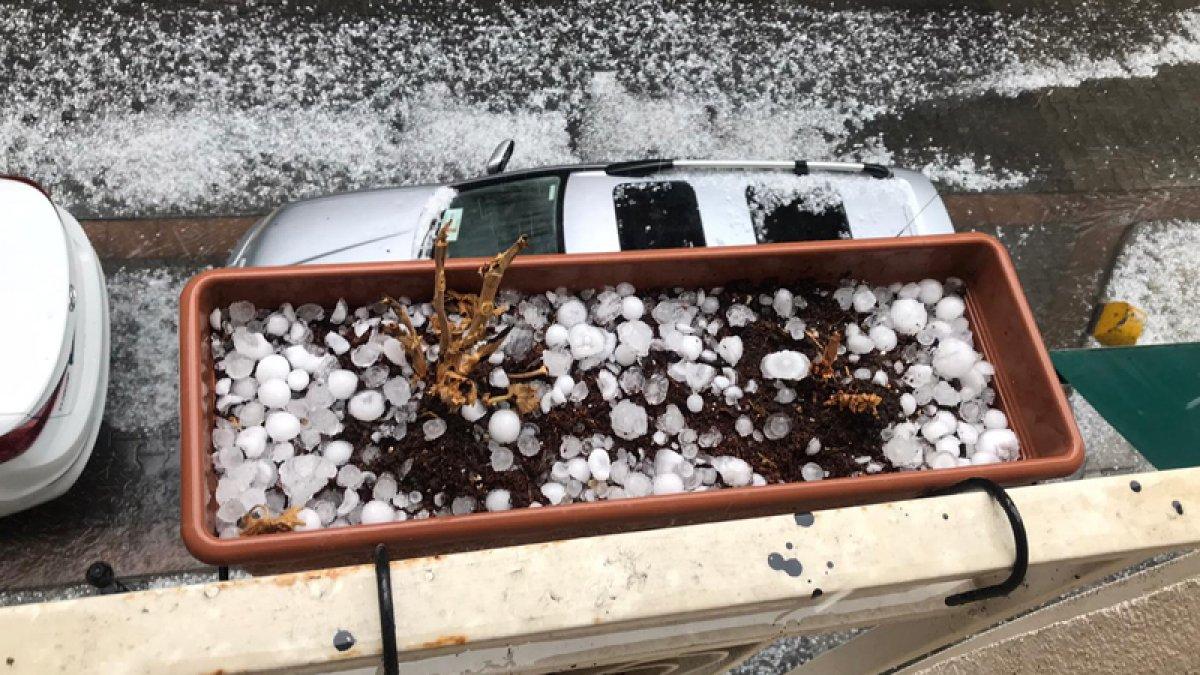 İstanbul'da dolu etkili oldu