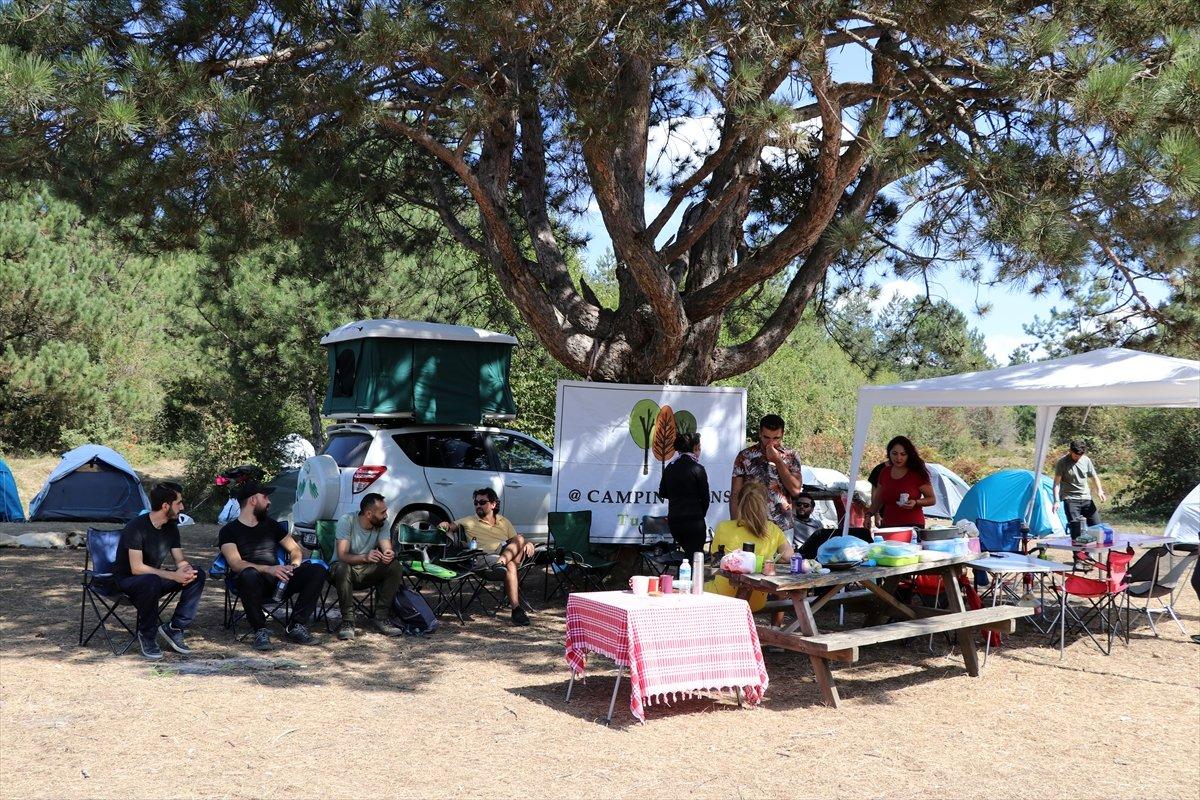 Düzce'de sosyal mesafeli doğa kampı