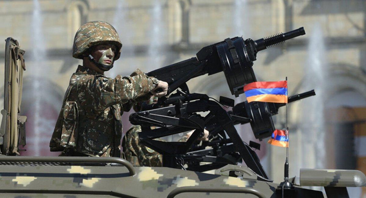 Ermenistan'da erkeklerin ülke dışına çıkması kısıtlandı