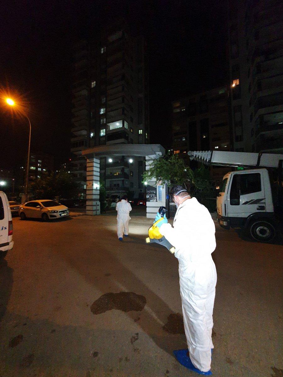 Adana'da ilk iş gününde asansör boşluğuna düşerek can verdi