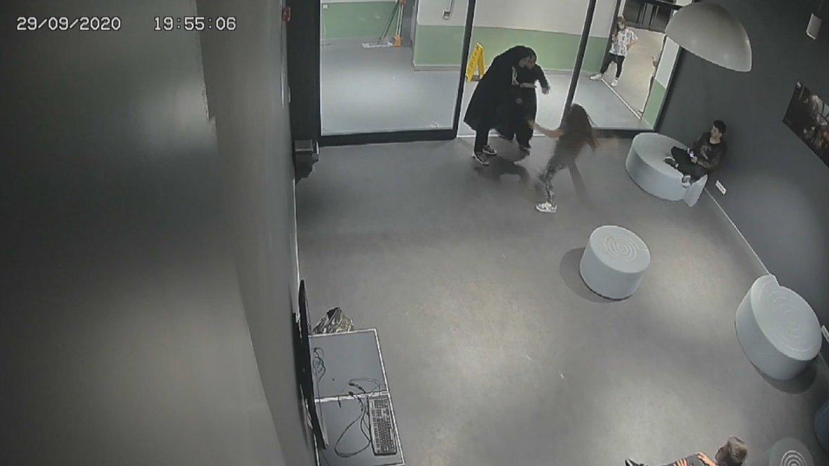 Esenyurt'ta maske uyarısı yapan kız çocuğuna şiddet