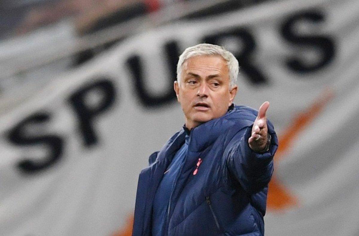 Maçın ortasında tuvalete giden Dier'i Mourinho getirdi