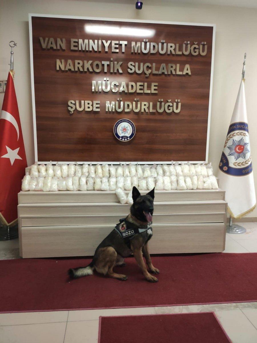 Van’da 15 kilo 370 gram uyuşturucu ele geçirildi