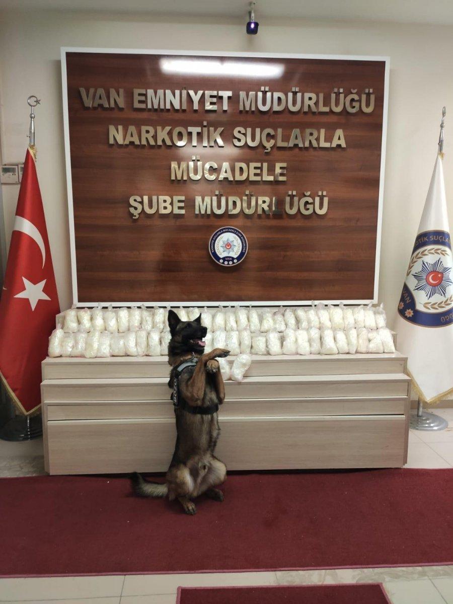 Van’da 15 kilo 370 gram uyuşturucu ele geçirildi