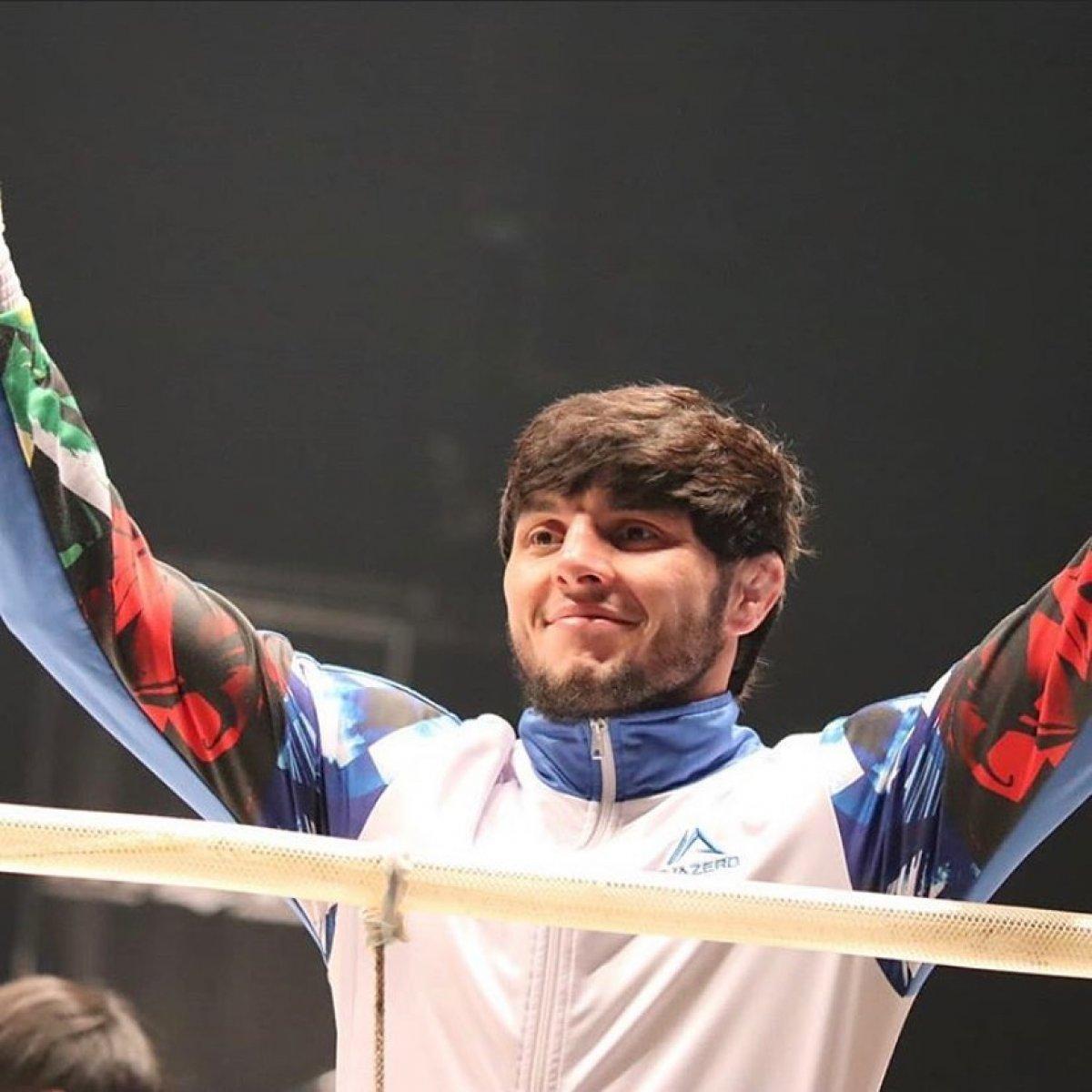 Azerbaycan'da karma dövüş sporcusu Tofiq Musayev orduya katıldı