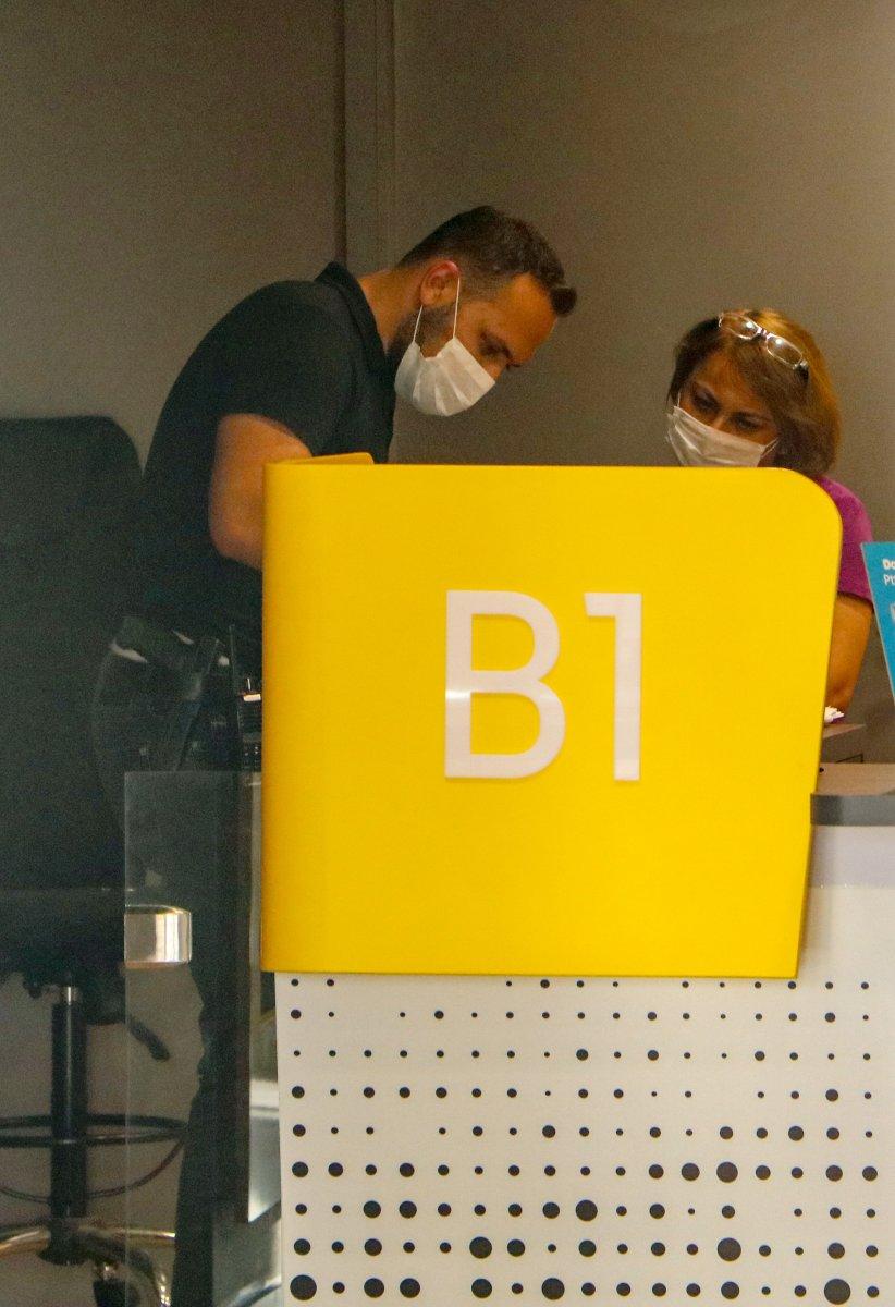 Antalya'daki PTT şubesinde soygun