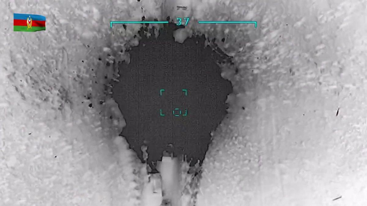 Azerbaycan ordusu Ermenistan konvoyunu yerle bir etti