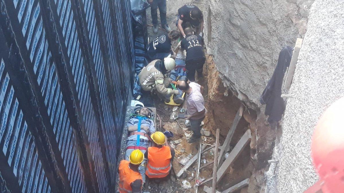 Kadıköy'deki inşaatta iskele çöktü: 3 işçi yaralandı