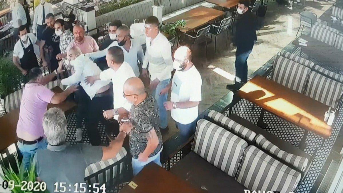 Beylikdüzü'nde iş adamlarının kavgası kamerada