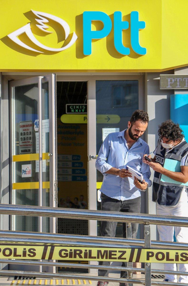 Antalya'daki PTT şubesinde soygun