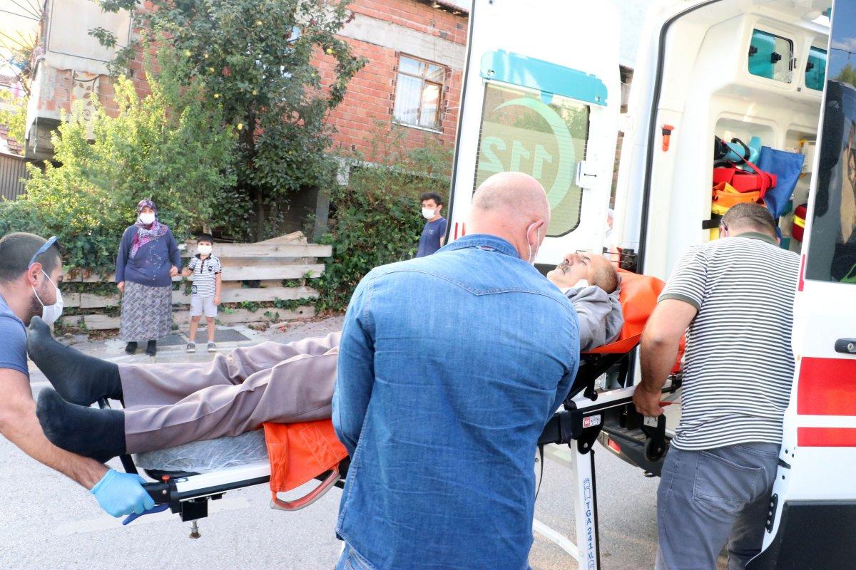 Kocaeli'de direksiyon başında kalp krizi geçiren sürücü 3 araca çarpıp öldü