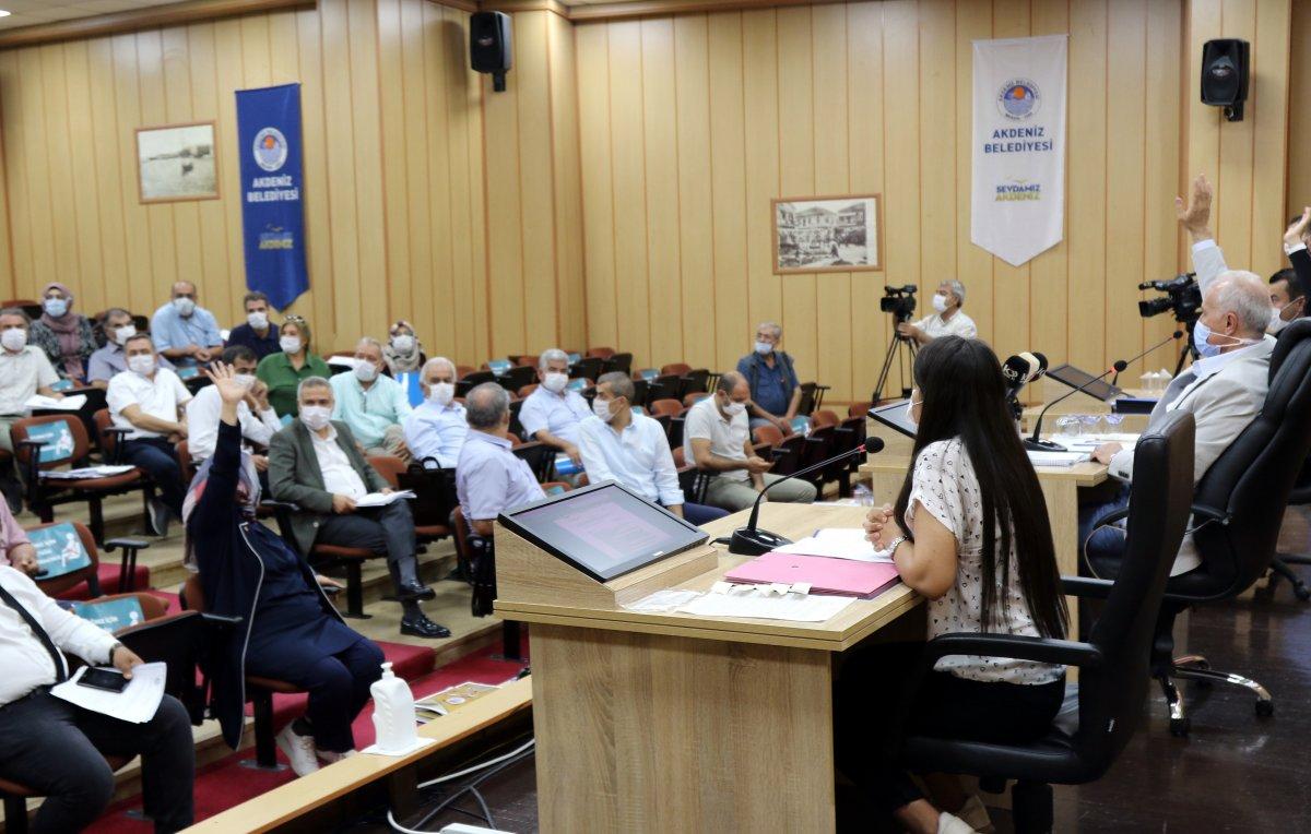 Mersin'de CHP'li ve HDP'li meclis üyeleri, şehidin adının parka verilmesini istemedi