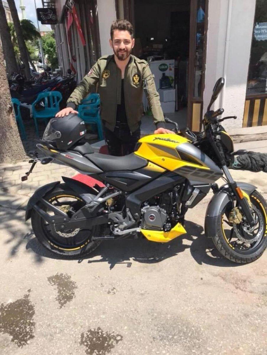 Kütahya’da kamyona çarpan motosiklet sürücüsü hayatını kaybetti