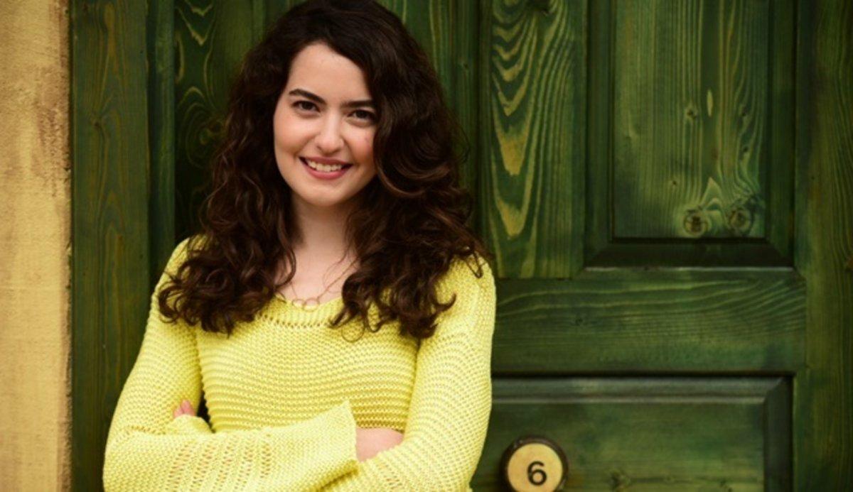 Ezgi Şenler kimdir? Ezgi Şenler Çatı Katı Aşk dizisinden ayrıldı mı?