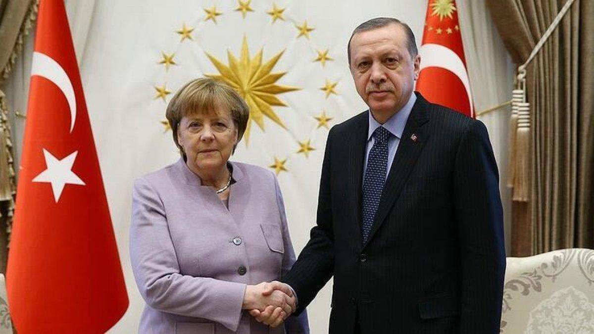 Almanya Başbakanı Angela Merkel: Türkiye ile yapıcı diyalog kurmamız gerekiyor