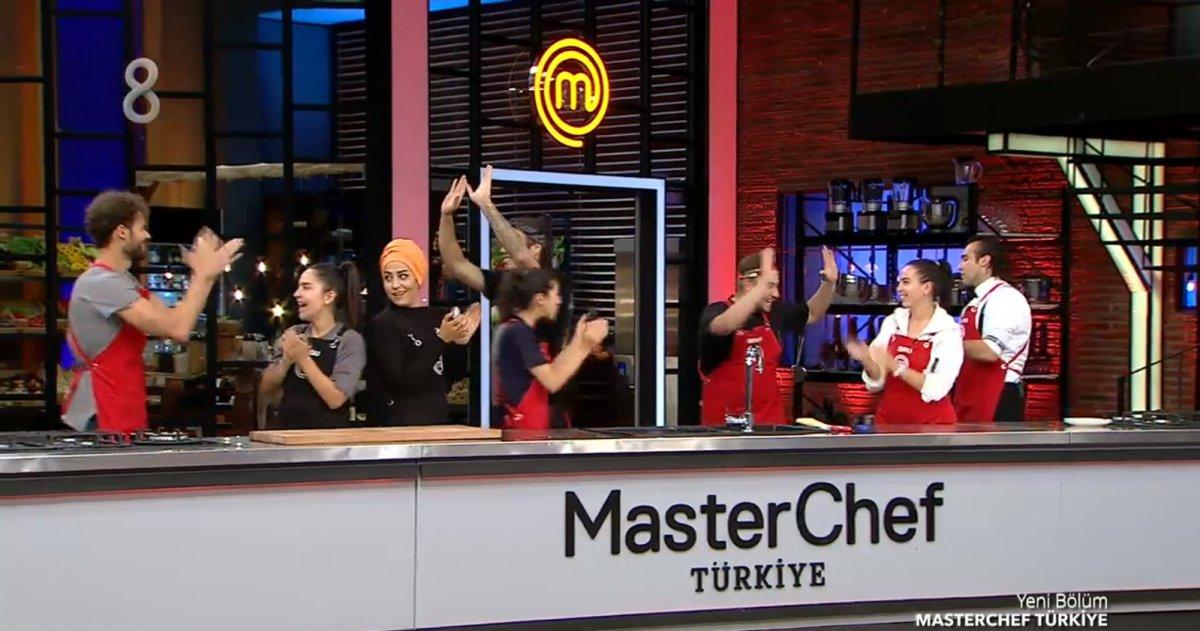 MasterChef'te Tanya rahatsızlanarak oyunu terk etti