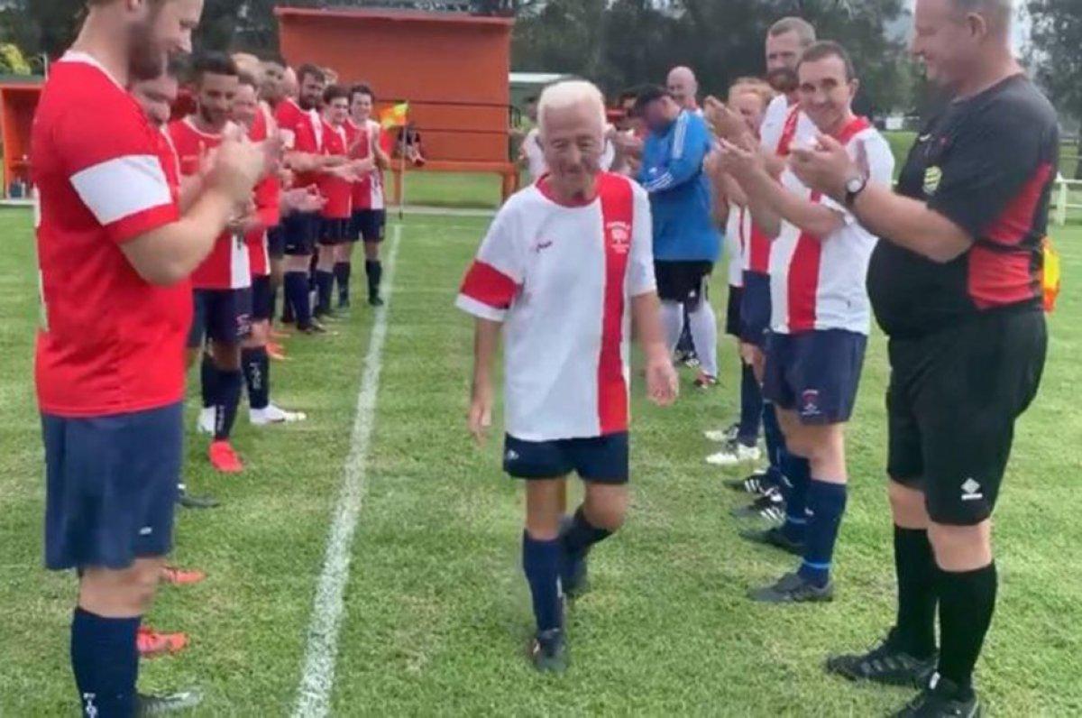 Peter Webster, 80 yaşında futbolu bıraktı