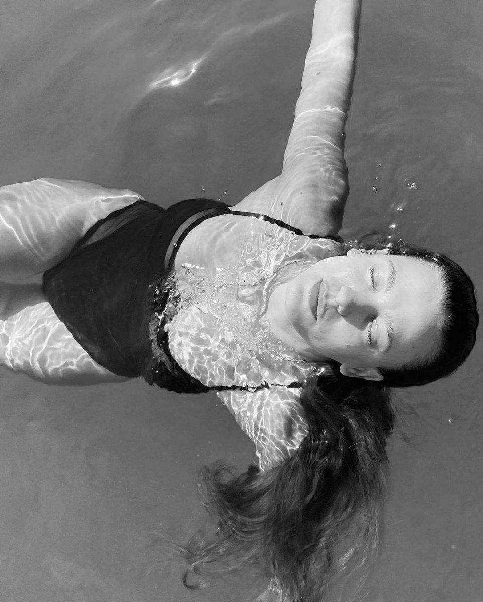 Serenay Sarıkaya'nın 16 bin TL'lik terlikleri