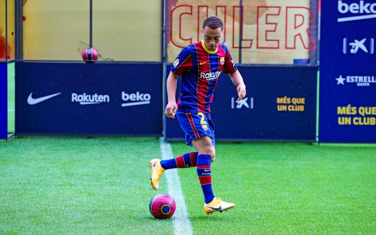 Sergino Dest'in eli ayağına dolaştı