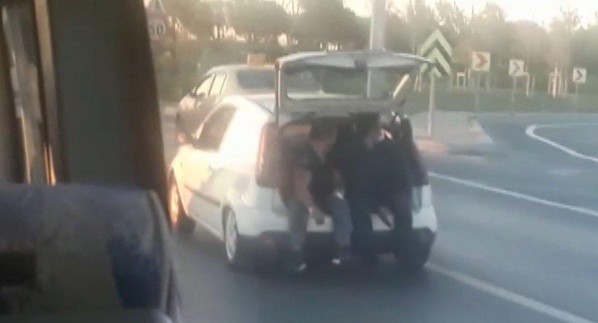 İstanbul'da bagajda tehlikeli yolculuk kamerada