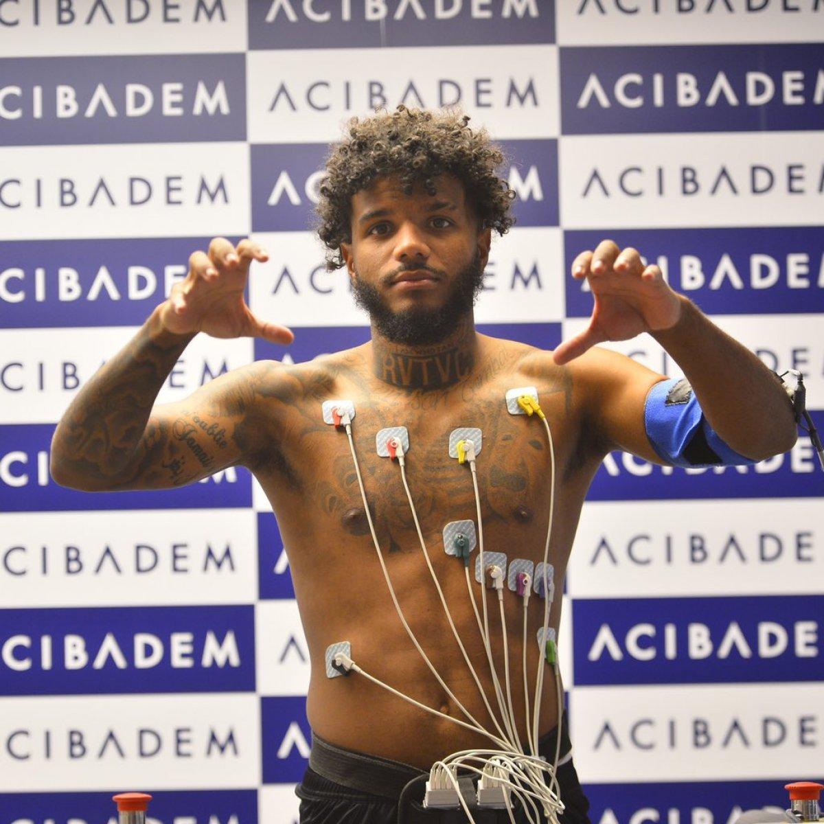 Beşiktaş, Valentin Rosier transferini açıkladı