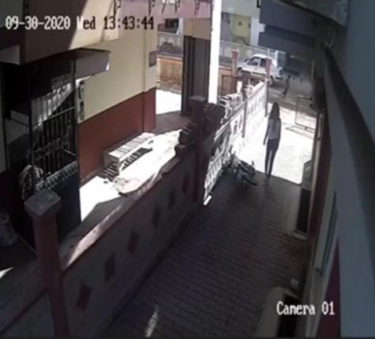 Antalyalı genç kız, motosiklet hırsızlarının önüne atladı