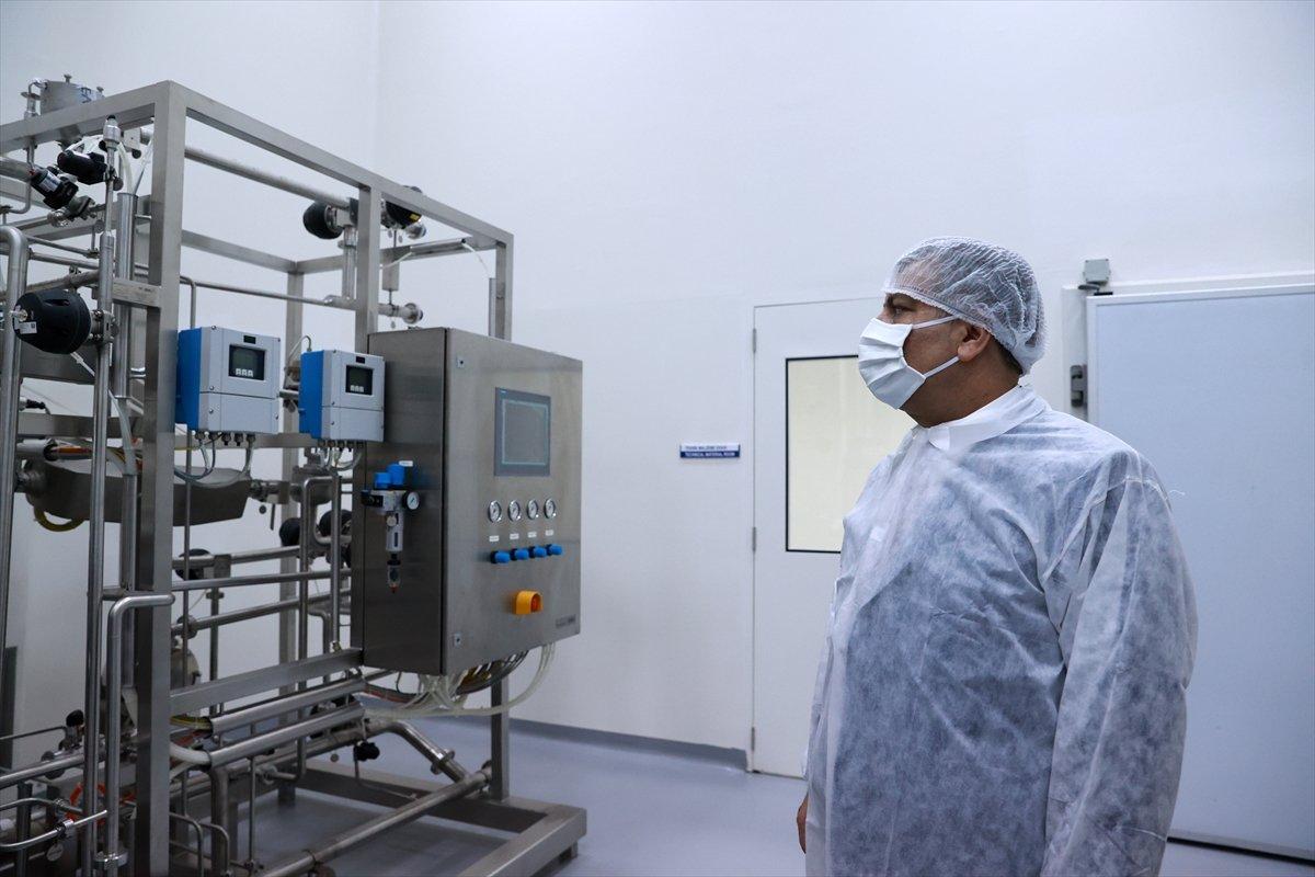 Cumhurbaşkanı Erdoğan, Fahrettin Koca'yla aşı çalışmalarını görüştü