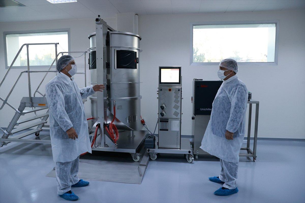 Cumhurbaşkanı Erdoğan, Fahrettin Koca'yla aşı çalışmalarını görüştü