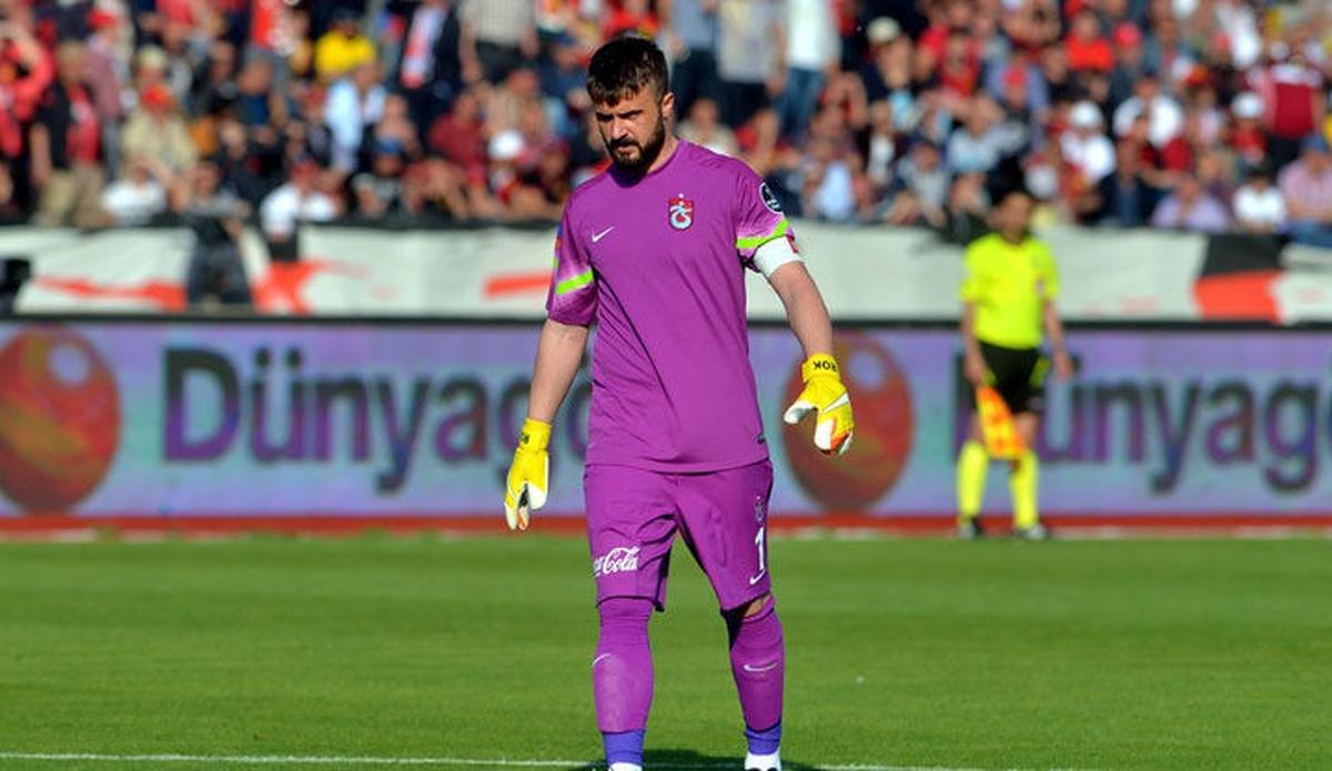 Trabzonspor'da penaltı kurtaran son kaleci Onur Kıvrak