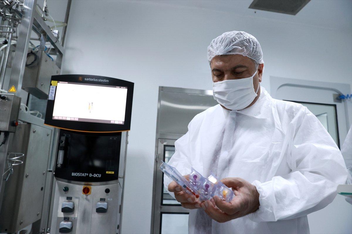 Cumhurbaşkanı Erdoğan, Fahrettin Koca'yla aşı çalışmalarını görüştü