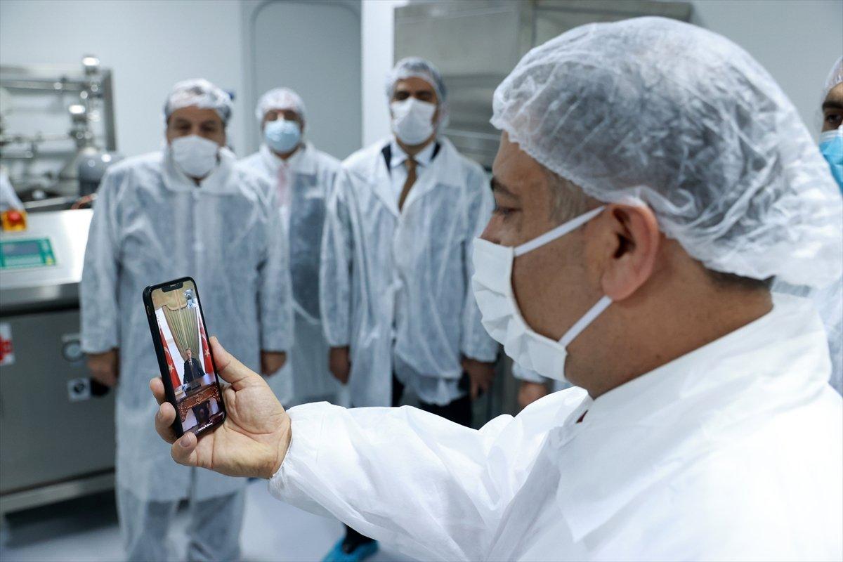 Cumhurbaşkanı Erdoğan, Fahrettin Koca'yla aşı çalışmalarını görüştü