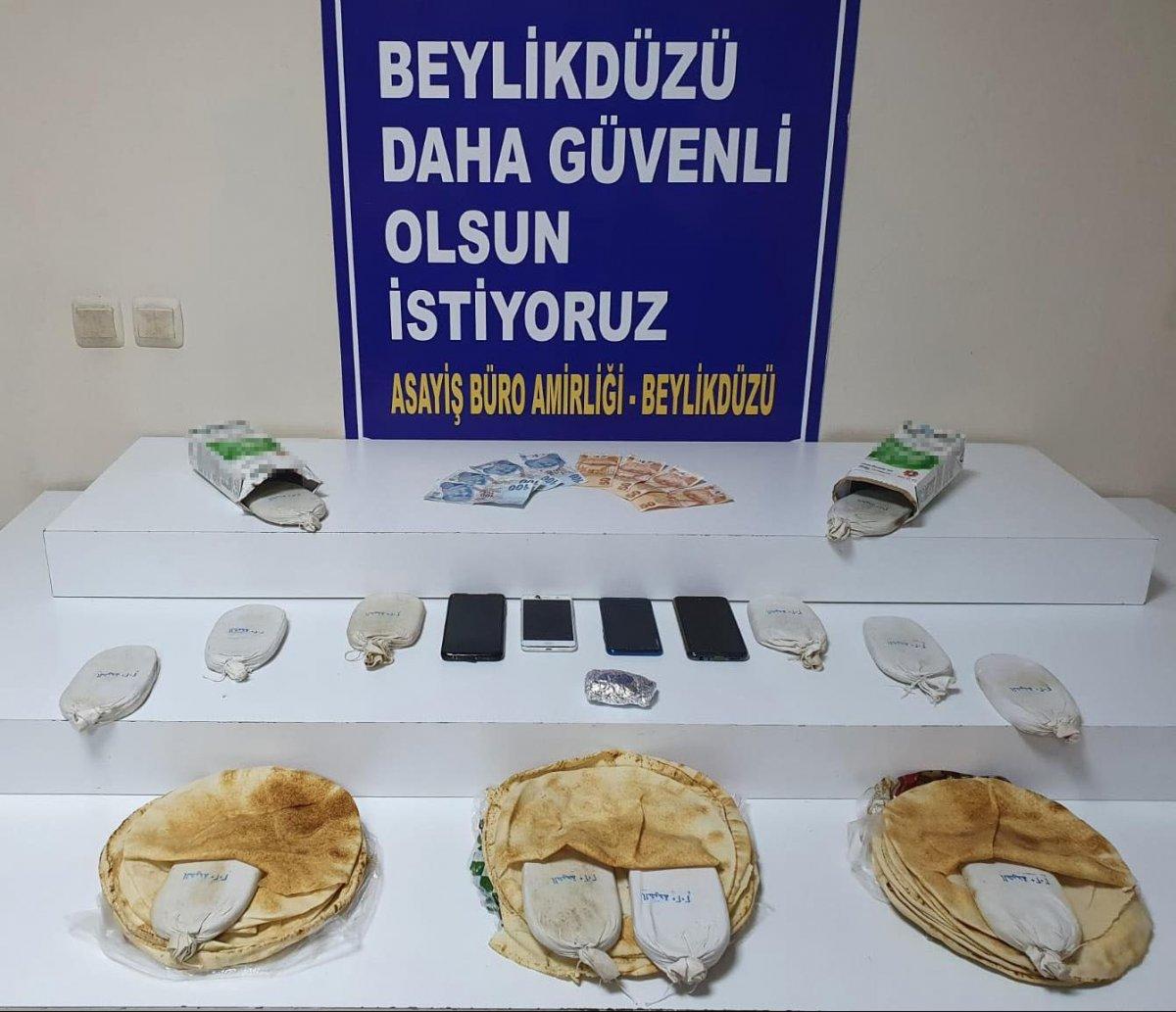 Beylikdüzü'nde ekmek ve süt şişesine uyuşturucu gizleyen Suriyeli
